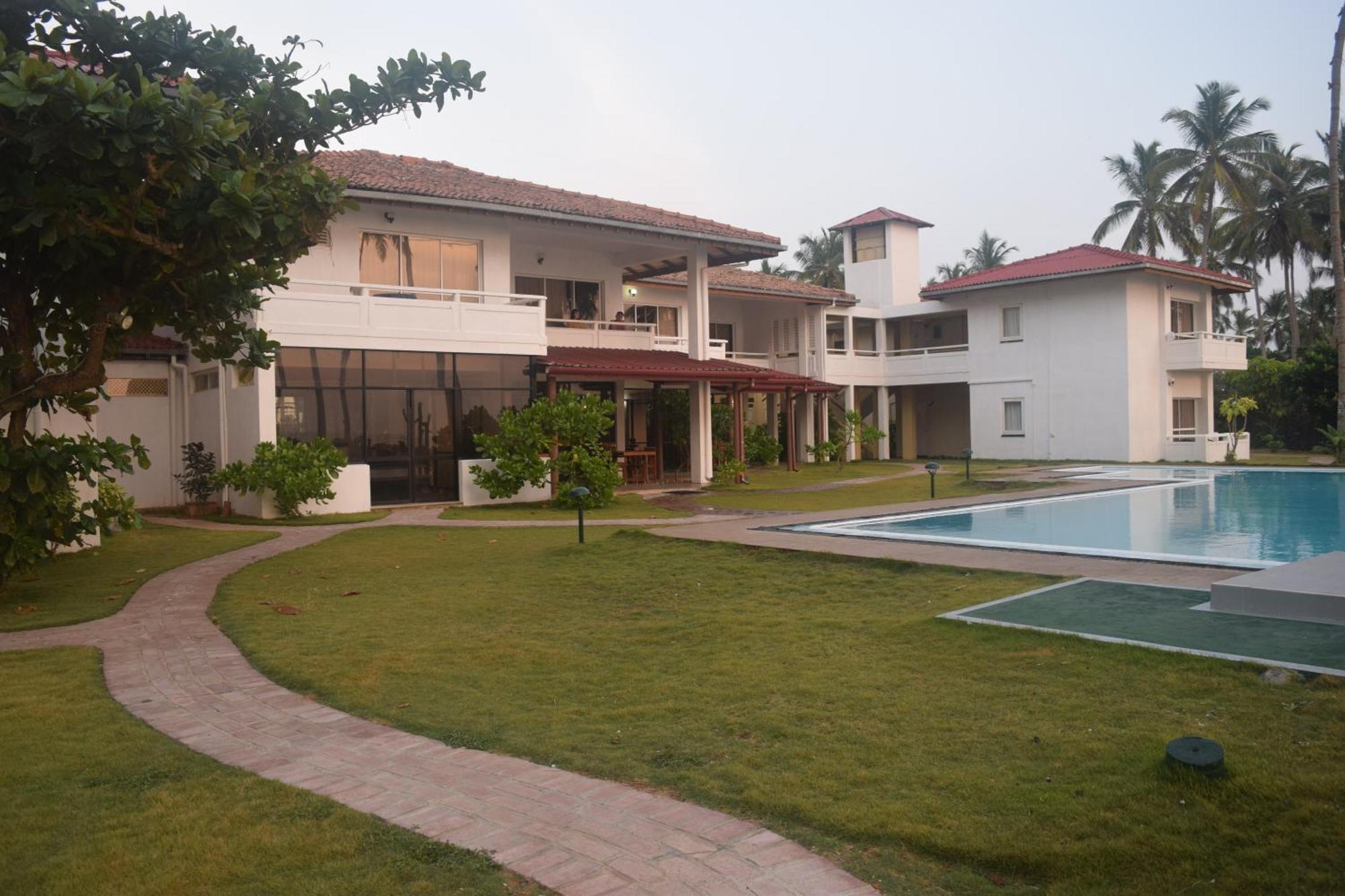 Sanmali Beach Hotel Marawila Exteriör bild