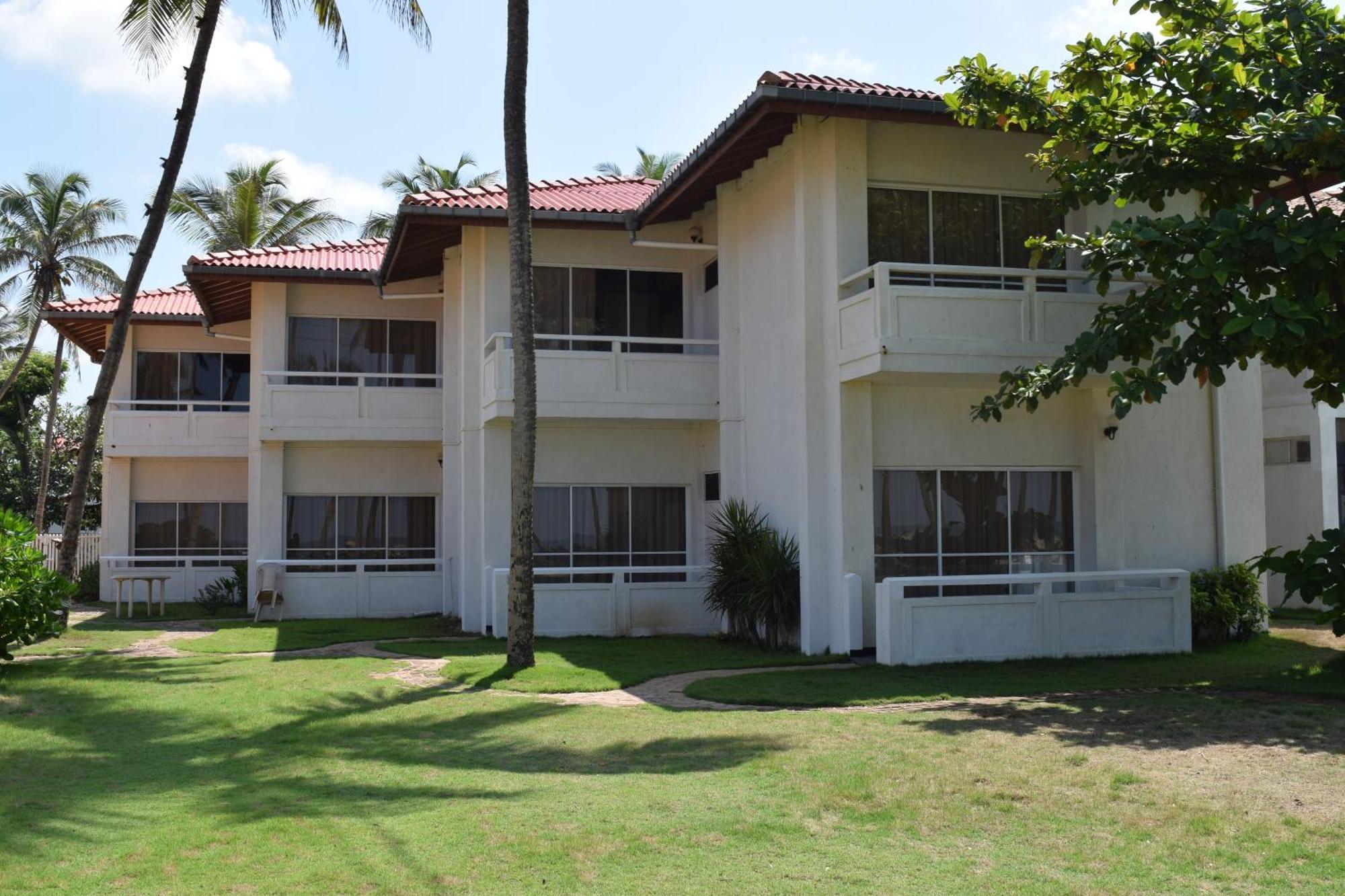 Sanmali Beach Hotel Marawila Exteriör bild