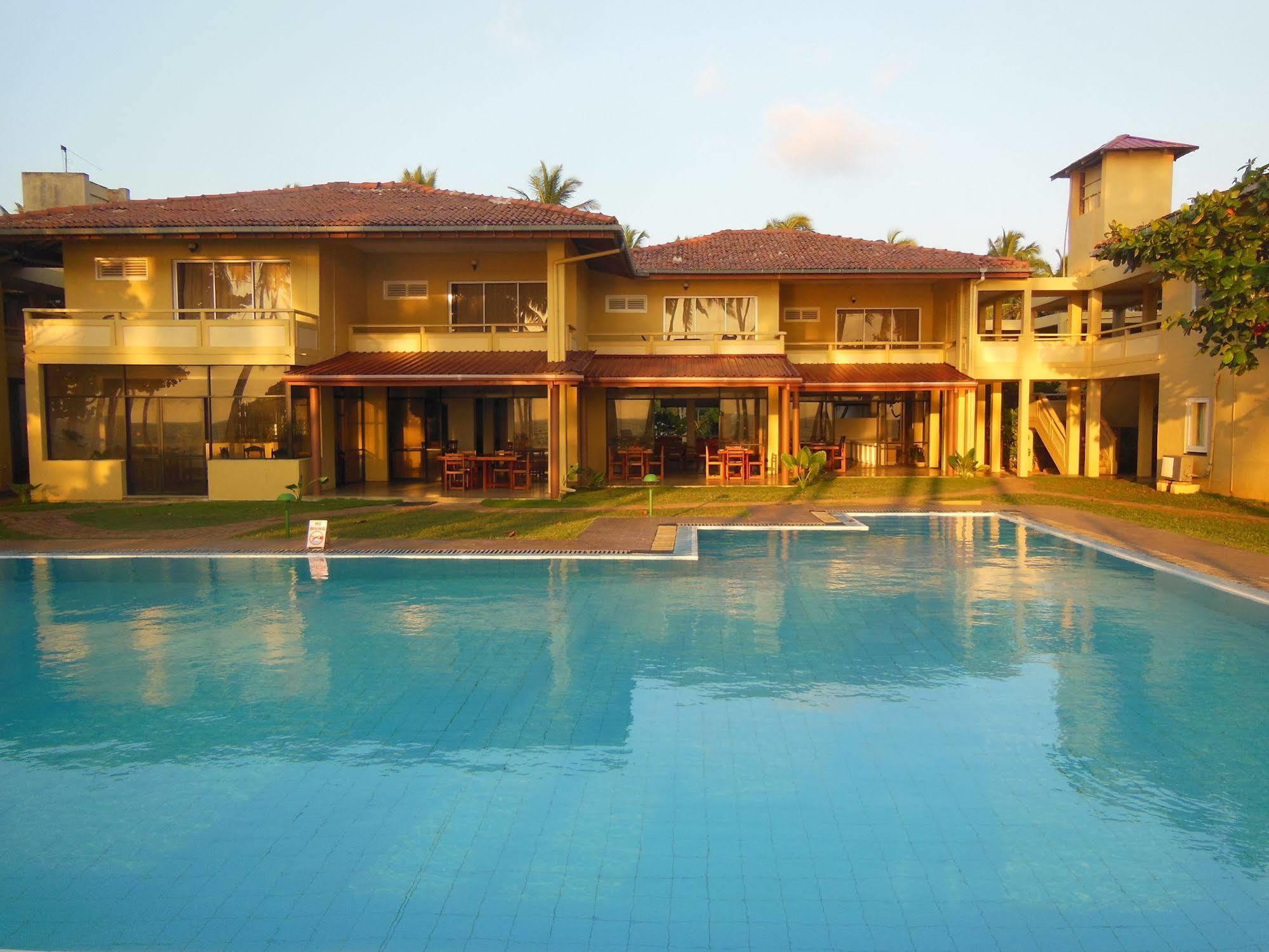 Sanmali Beach Hotel Marawila Exteriör bild