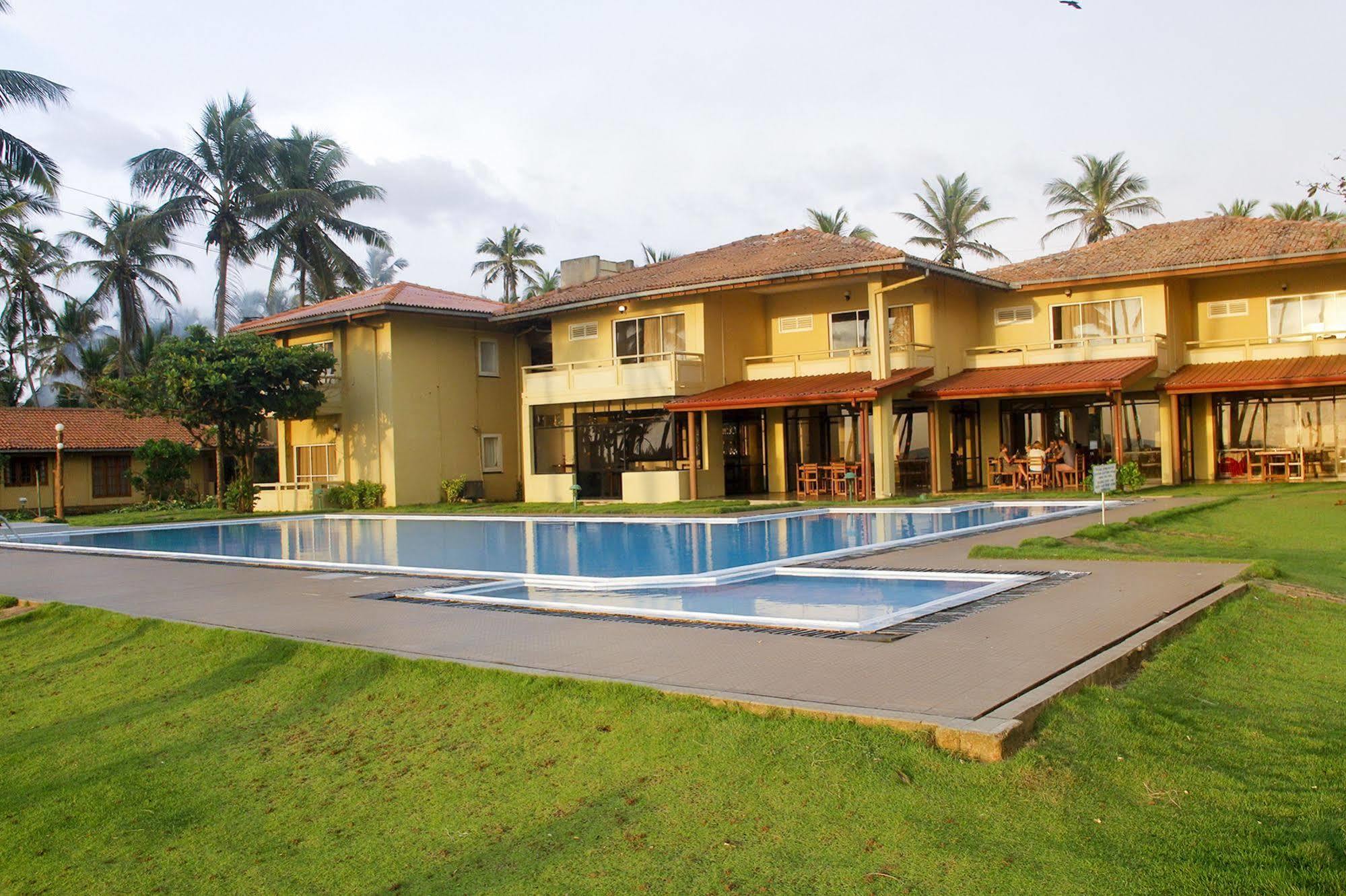 Sanmali Beach Hotel Marawila Exteriör bild